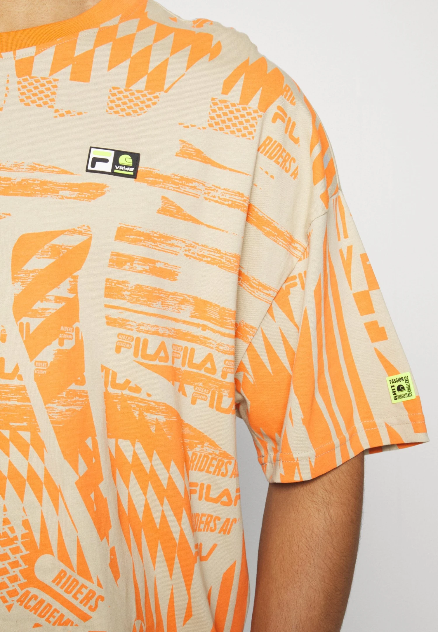 Fila Oversized Tee Unisex - Camiseta Estampada - Orange - Imagen 8