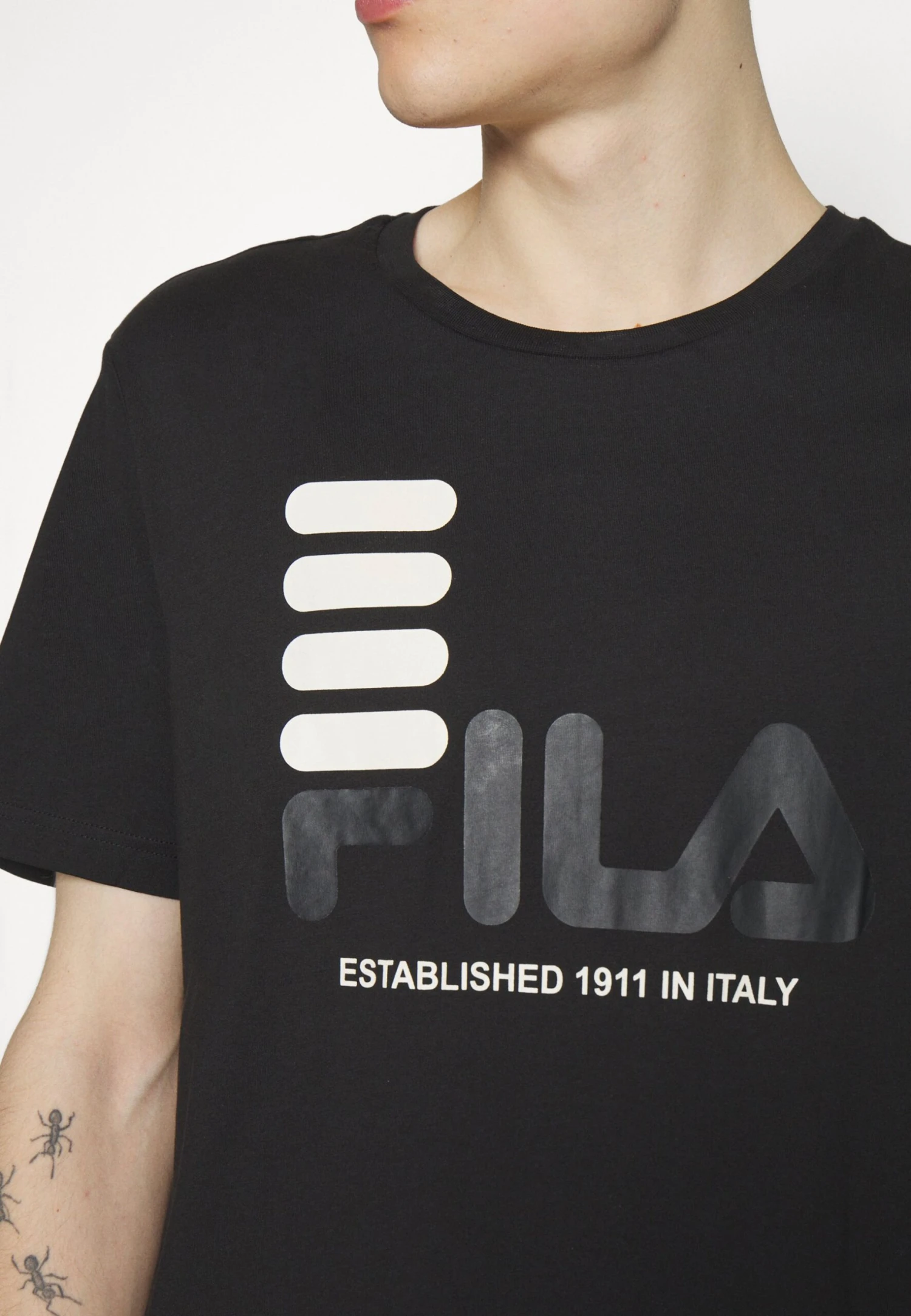Fila Bippen Tee - Camiseta Estampada - Black - Imagen 7