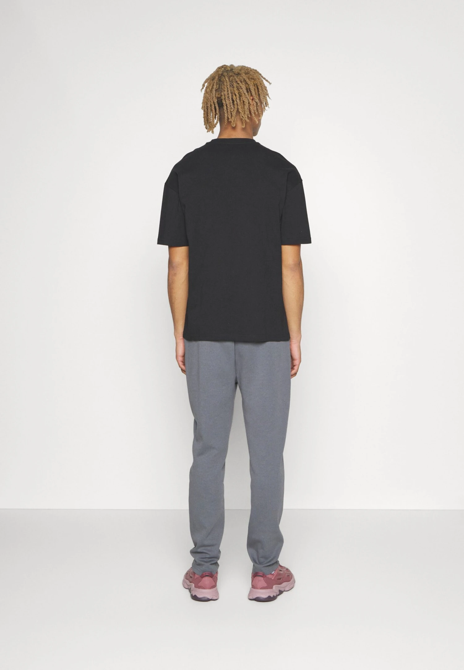 Fila Costa Pants - Pantalones Deportivos - Iron Gate - Imagen 4