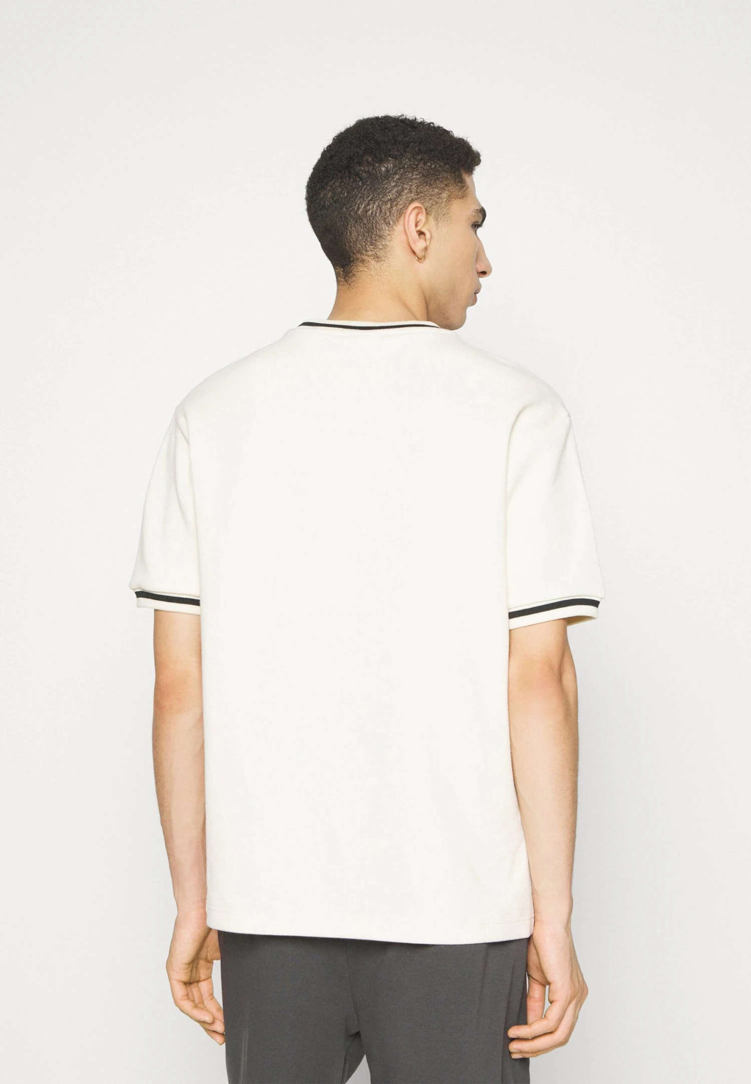 Fila Tanggu Dropped Shoulder Tee - Camiseta Estampada - Whitecap Gray - Imagen 4