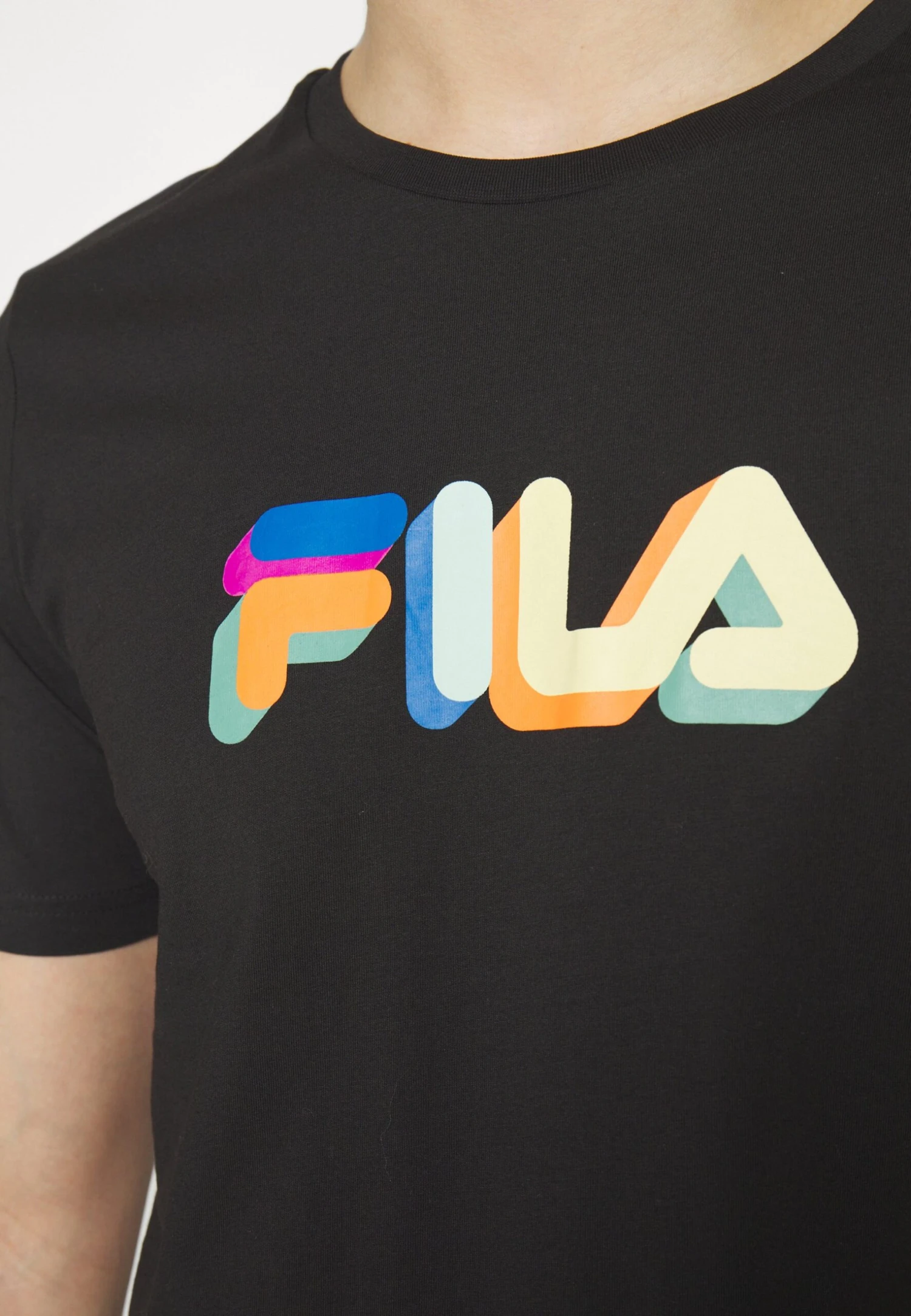 Fila Blunk Regular Graphic Tee - Camiseta Estampada - Black - Imagen 7