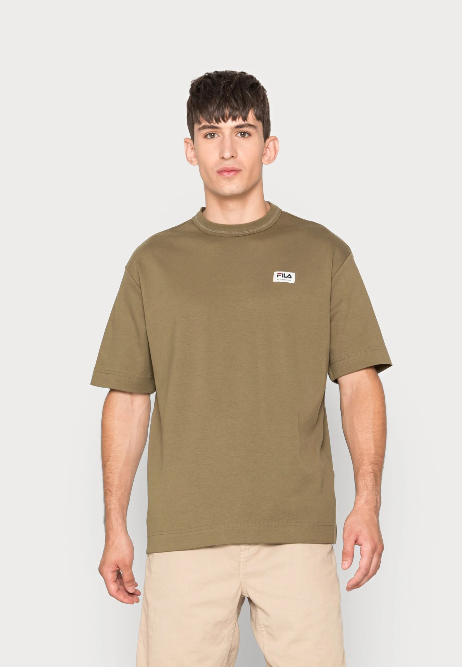 Fila Taipas Oversized Tee - Camiseta Estampada - Burnt Olive