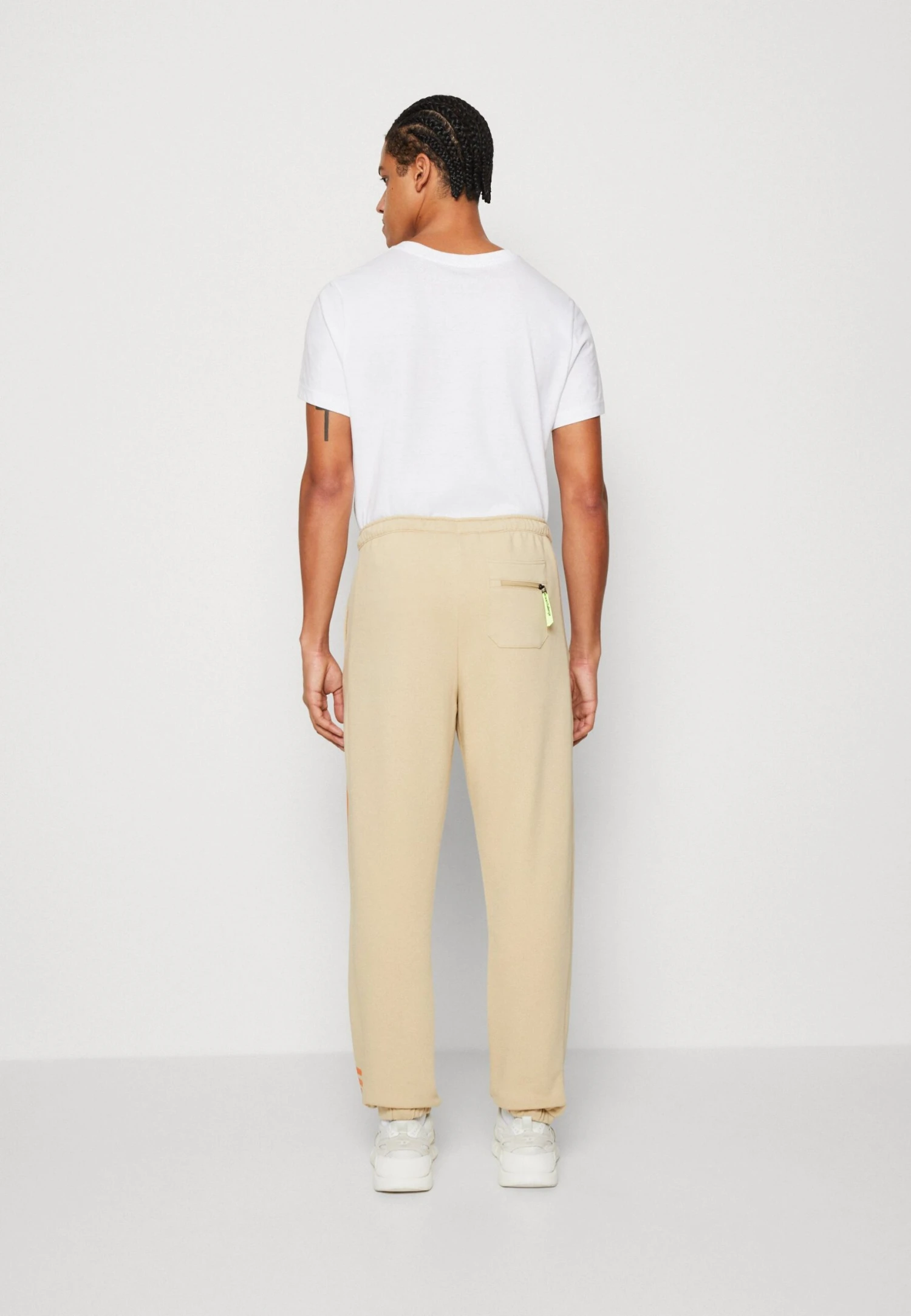 Fila Wide JoggerUnisex - Pantalones Deportivos - Fields Of Rye - Imagen 3