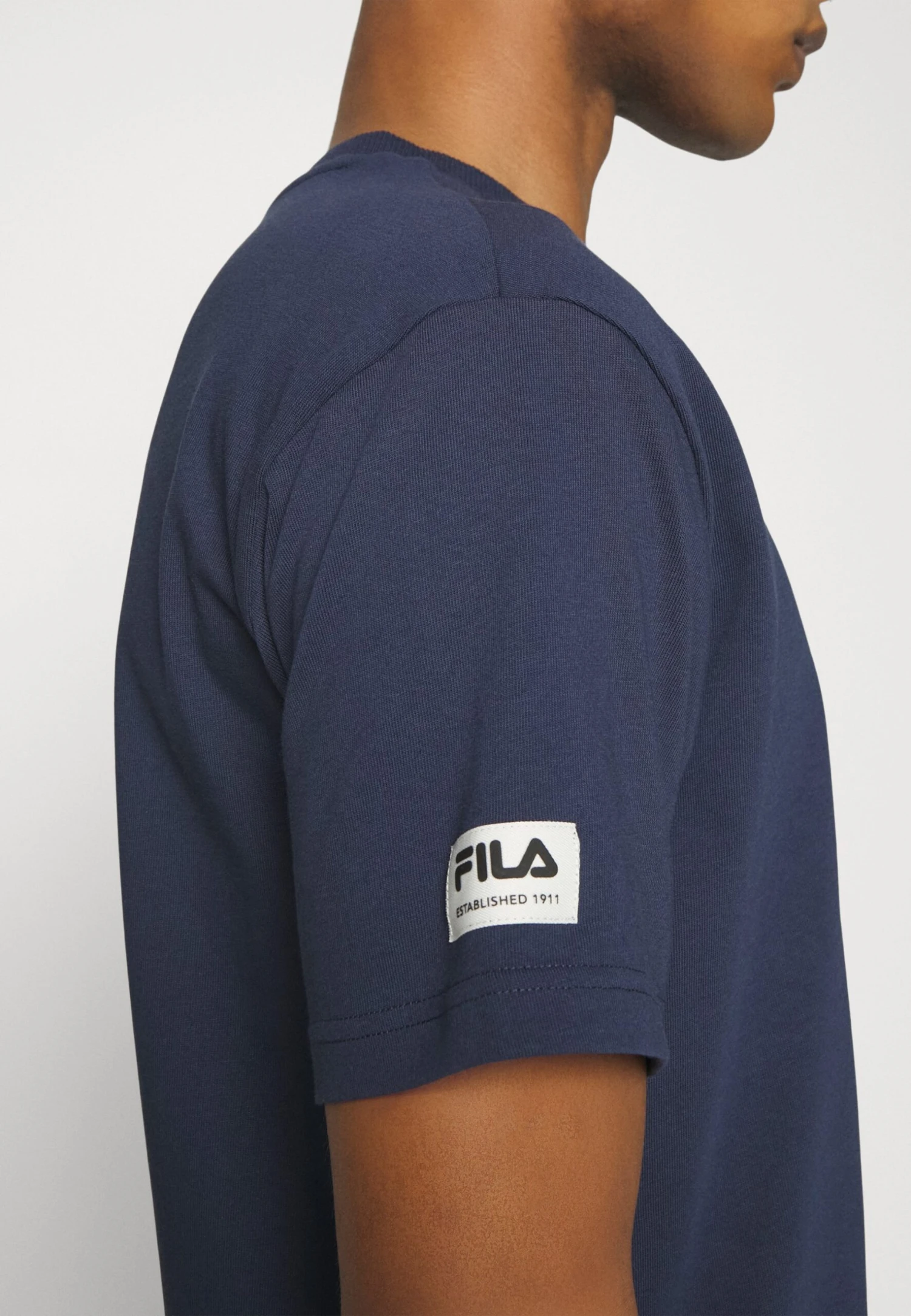 Fila Tripoli Unisex - Camiseta Estampada - Black Iris - Imagen 5