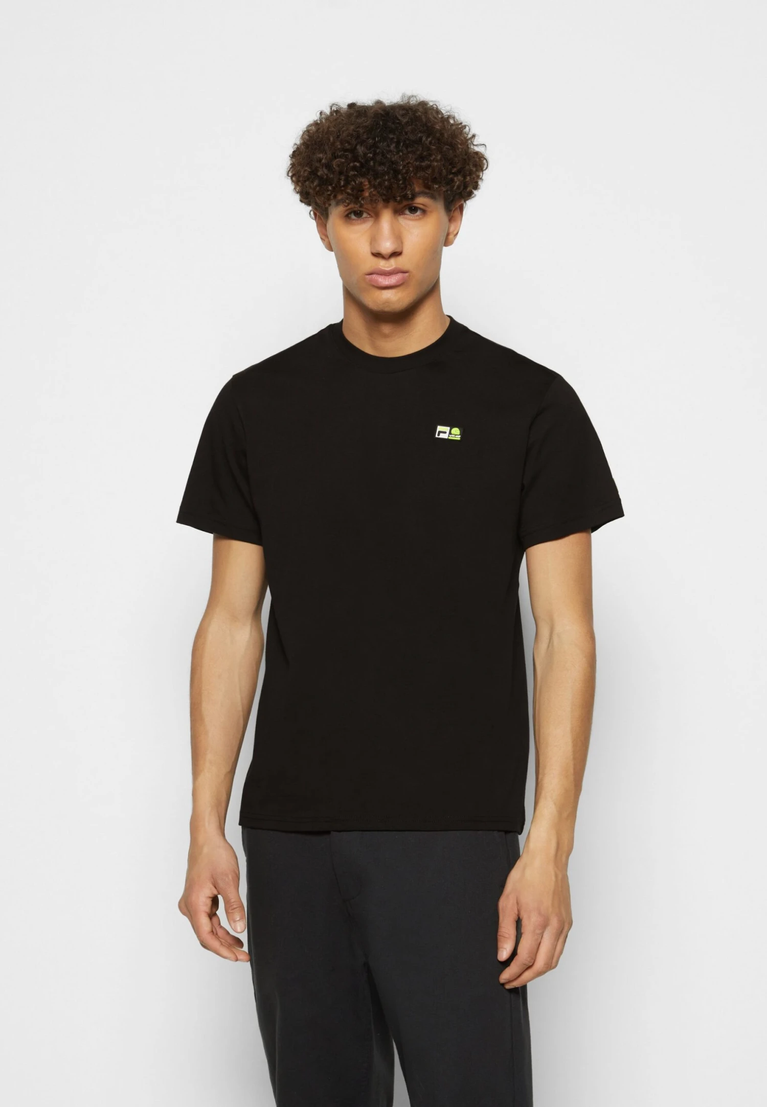 Fila Small Logo Tee - Camiseta Básica - Black - Imagen 3