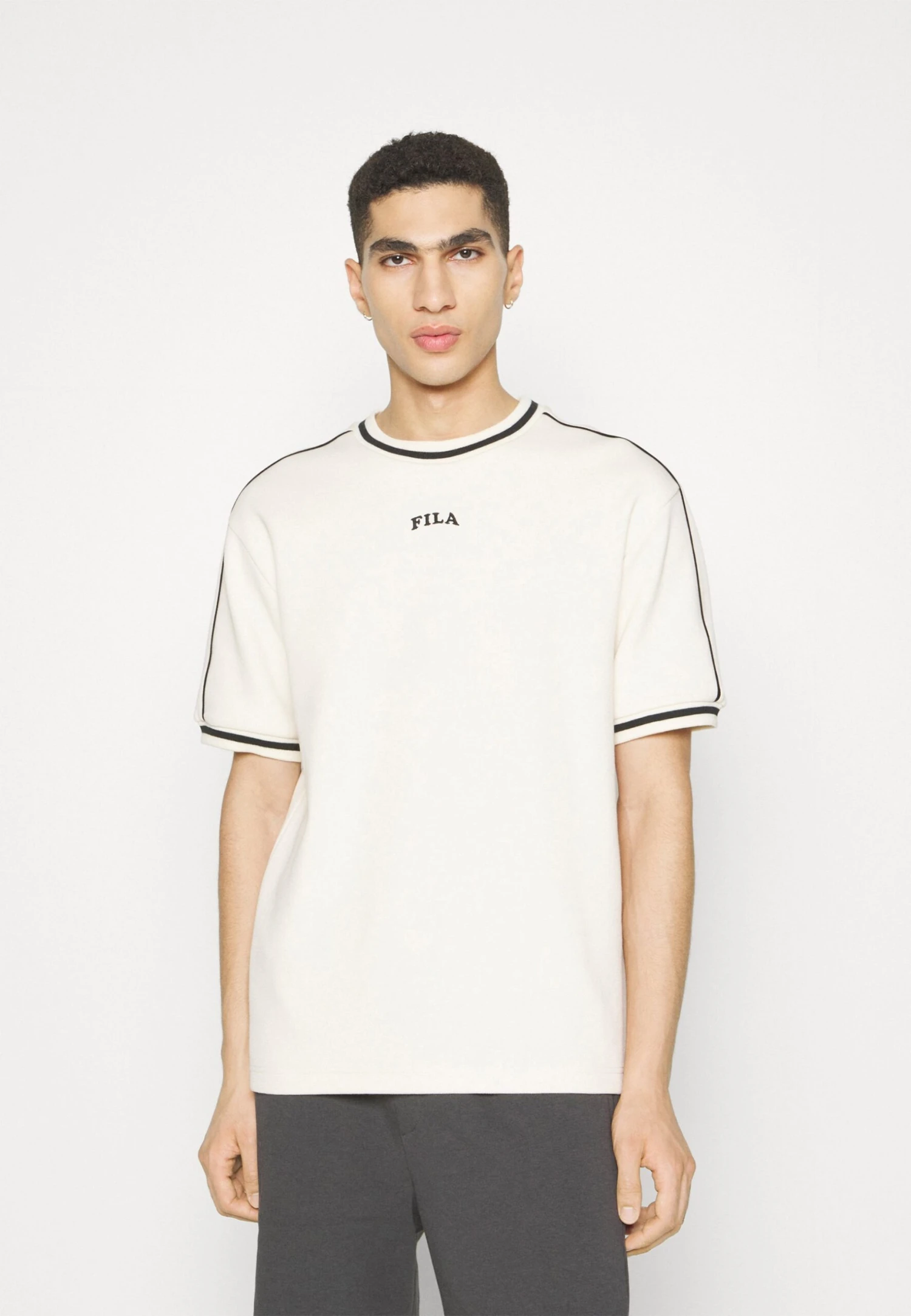 Fila Tanggu Dropped Shoulder Tee - Camiseta Estampada - Whitecap Gray - Imagen 3