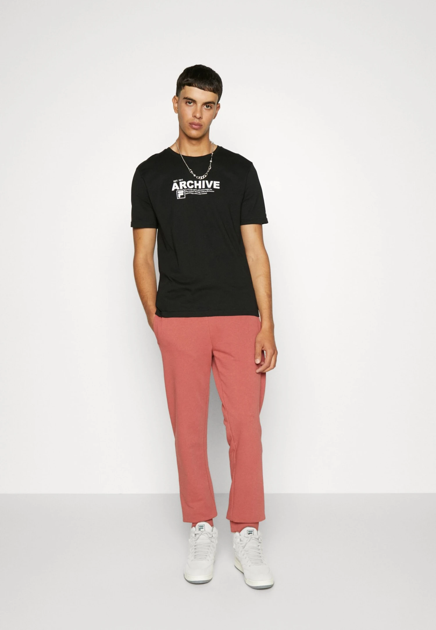 Fila Burbach Tee - Camiseta Estampada - Black - Imagen 5